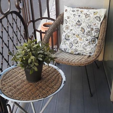 Joli Loft Dans Village Pittoresque Peret Exterior photo