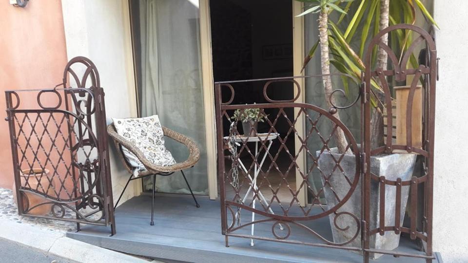 Joli Loft Dans Village Pittoresque Peret Exterior photo